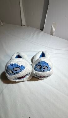 Character Arts Fuzzy Yeti Slippers Sz 7/8
